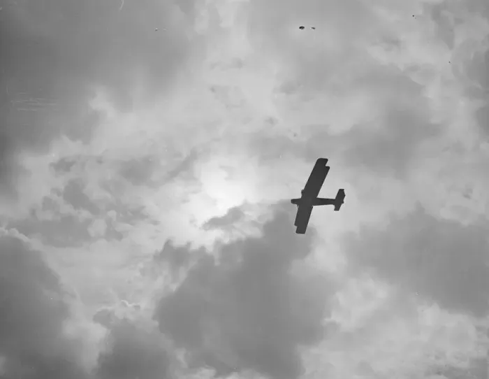 Framed Print : Handley Page bomber at Hendon air force shown in silhouette to the clouds