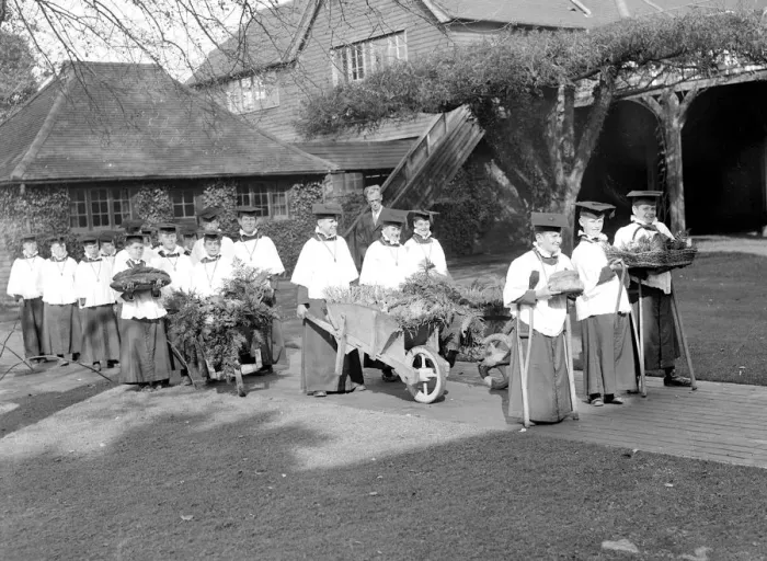 Framed Print : Harvest Thanksgiving at the Heritage Craft School, Chailey, Sussex 26 September 1937 Framed Print : Harvest Thanksgiving at the Heritage Craft School, Chailey, Sussex 26 September 1937