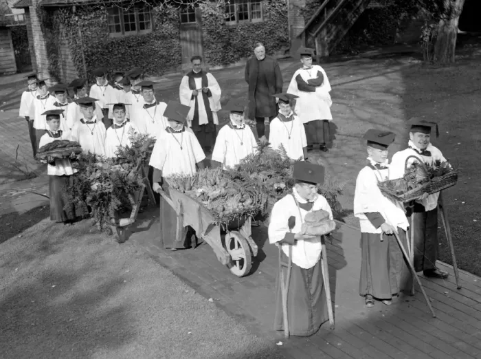 Framed Print : Harvest Thanksgiving at the Heritage Craft School, Chailey, Sussex 26 September 1937 Framed Print : Harvest Thanksgiving at the Heritage Craft School, Chailey, Sussex 26 September 1937