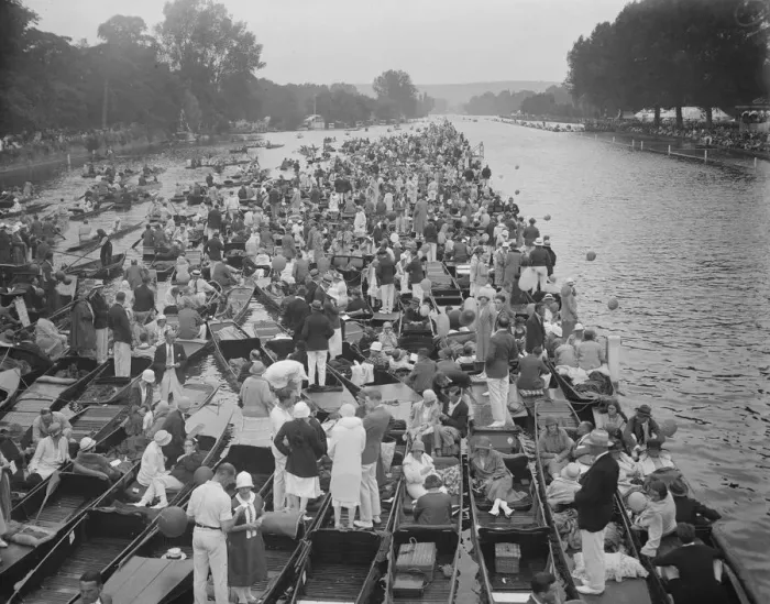 Framed Print : Henley Regatta A general view. 1 July 1925