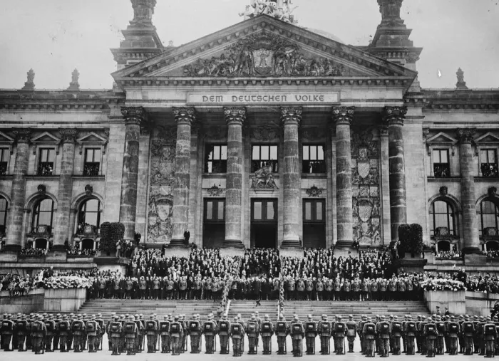 Framed Print : Hindenburg takes the oath WOnderful scenes outside German Reichstag after Field Framed Print : Hindenburg takes the oath WOnderful scenes outside German Reichstag after Field