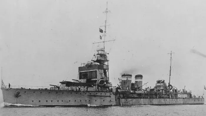 Framed Print : HMS Dauntless was a Danae-class light cruiser. 5 January 1927 Framed Print : HMS Dauntless was a Danae-class light cruiser. 5 January 1927