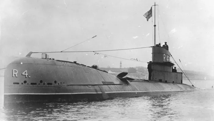 Framed Print : HMS R 4, The Slug 4 November 1926 Framed Print : HMS R 4, The Slug 4 November 1926