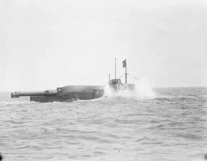 Framed Print : HMS Submarine No 3 diving 30 March 1920 Framed Print : HMS Submarine No 3 diving 30 March 1920