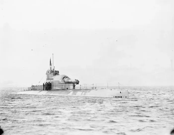 Framed Print : HMS Submarine No 3 During her sea trials her 12 inch gun was trialed as well 30 Framed Print : HMS Submarine No 3 During her sea trials her 12 inch gun was trialed as well 30