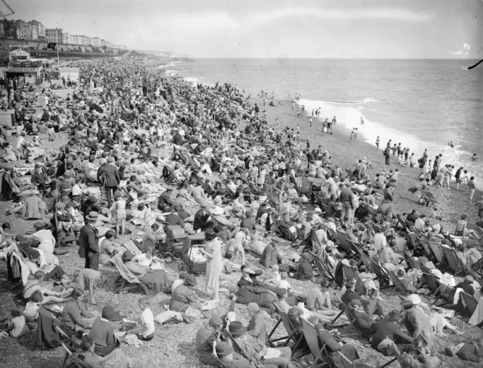 Framed Print : Holidaymakers on Brighton beach. 5th August 1936 Framed Print : Holidaymakers on Brighton beach. 5th August 1936