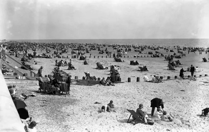 Framed Print : Holidaymakers on the sands at Bognor Regis beach, Sussex. 20 August 1930 Framed Print : Holidaymakers on the sands at Bognor Regis beach, Sussex. 20 August 1930