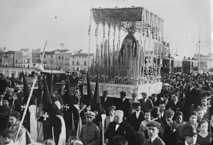 Framed Print : Holy week in Seville. The Virgin of Protection passing over the famous Triana Bridge Framed Print : Holy week in Seville. The Virgin of Protection passing over the famous Triana Bridge