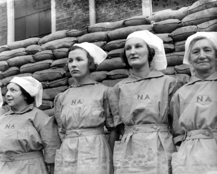 Framed Print : Home Front 1940 Nursing auxillaries at a Kent hospital Framed Print : Home Front 1940 Nursing auxillaries at a Kent hospital