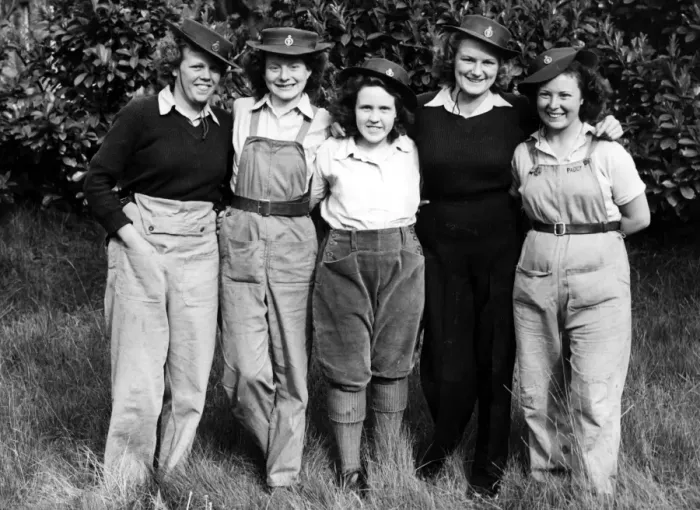 Framed Print : Home Front. Land girls in Kent Framed Print : Home Front. Land girls in Kent