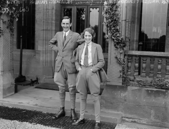 Framed Print : The Hon Angela Pearson with her fiance, Mr George Anthony Murray, photographed at Cowdray Park Framed Print : The Hon Angela Pearson with her fiance, Mr George Anthony Murray, photographed at Cowdray Park