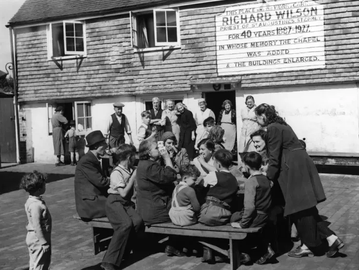 Framed Print : Hop Pickers Field dispensary, South Street near Faversham, Kent. It is provided by Framed Print : Hop Pickers Field dispensary, South Street near Faversham, Kent. It is provided by