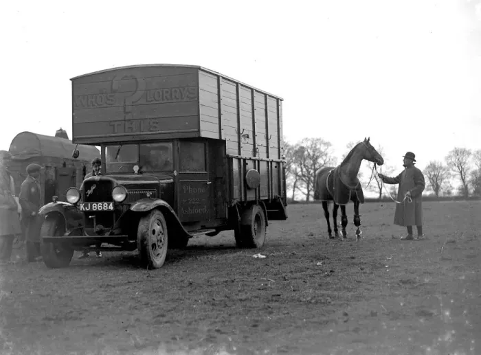 Framed Print : Horse Box (Bedford) 1934