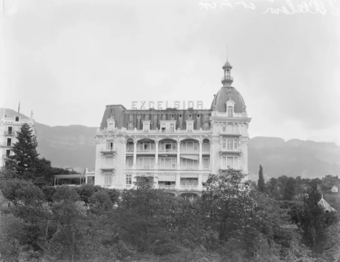 Framed Print : Hotel Excelsior Les Bains 1921