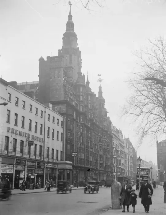 Framed Print : Hotel Russel in London. 26 April 1932