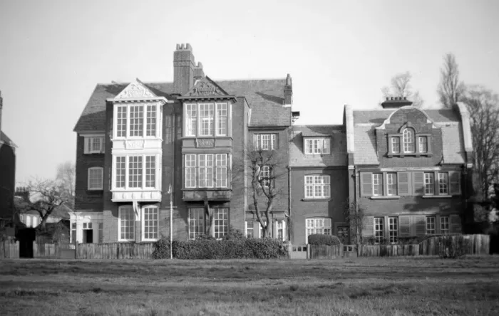 Framed Print : Houses on Common ( front view ), Wimbledon, London, England