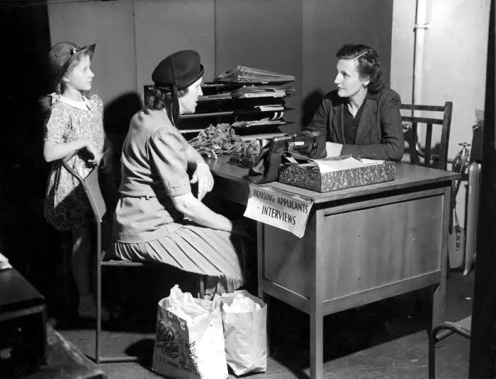 Framed Print : Housing office, Holborn, London, 1946, interviewing applicants, mother and child