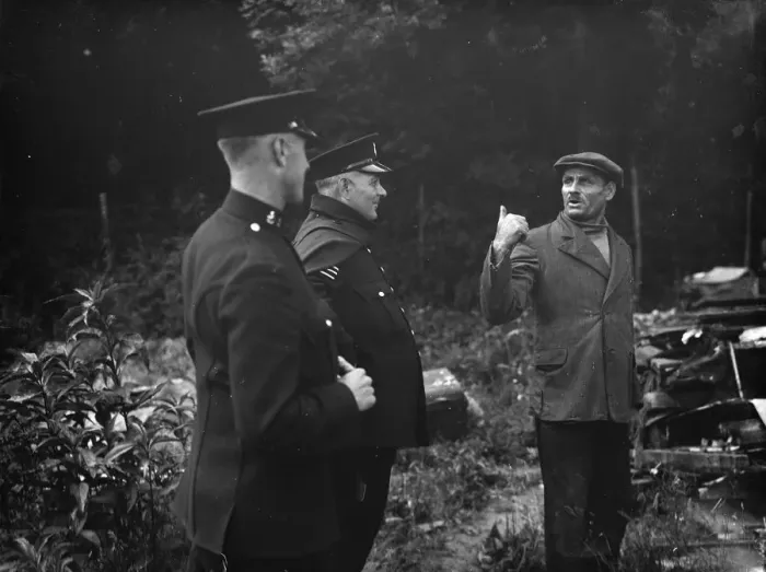 Framed Print : Individuals point out arguments at the demolishing of the shack in Kingsdown. 1936 Framed Print : Individuals point out arguments at the demolishing of the shack in Kingsdown. 1936