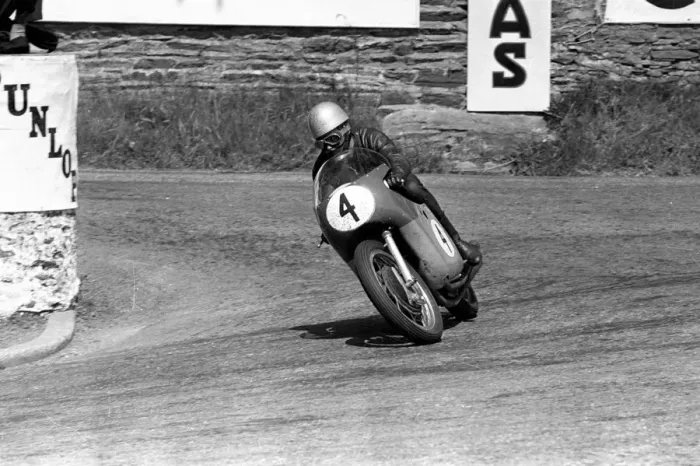 Framed Print : Isle Of Man: 24 year old Rhodesian, Gary Hocking won his first senior T. T. race