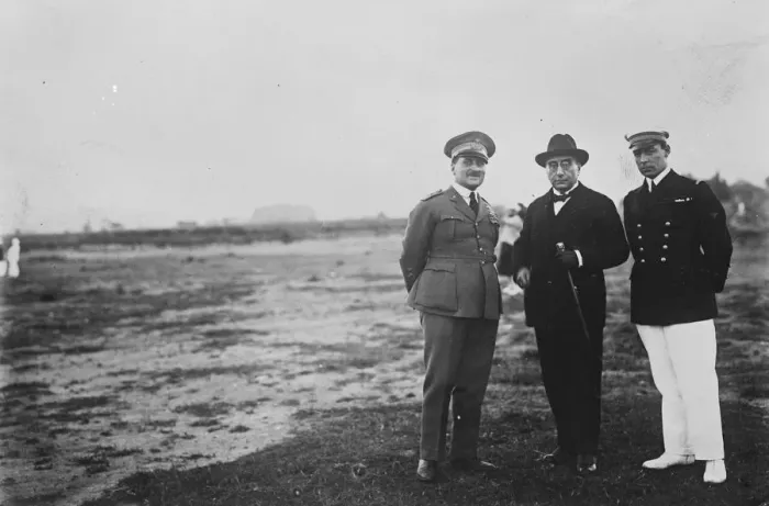 Framed Print : Two Italian dirigibles complete cruise to France and Southern Spain. Left to right