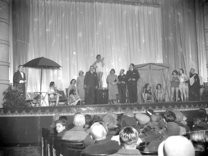 Framed Print : Jack Doyle [ at an beauty contest award ceremony ?] Commodore Cinema Orpington Kent 1934