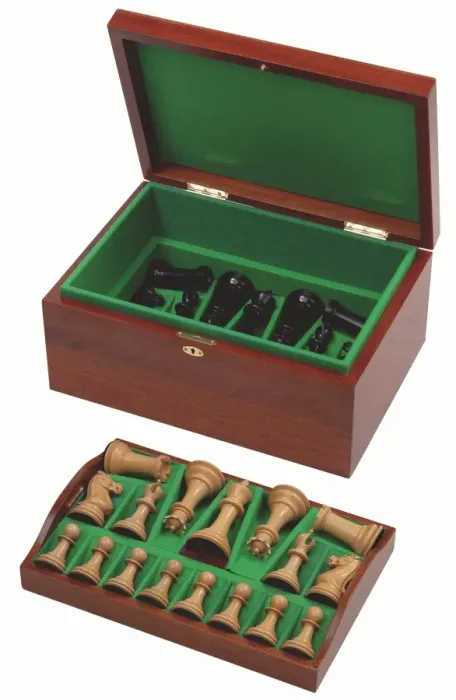 Framed Print : Jaques Classic Staughton Chess Set ?2005 TopFoto / Jaques Framed Print : Jaques Classic Staughton Chess Set ?2005 TopFoto / Jaques