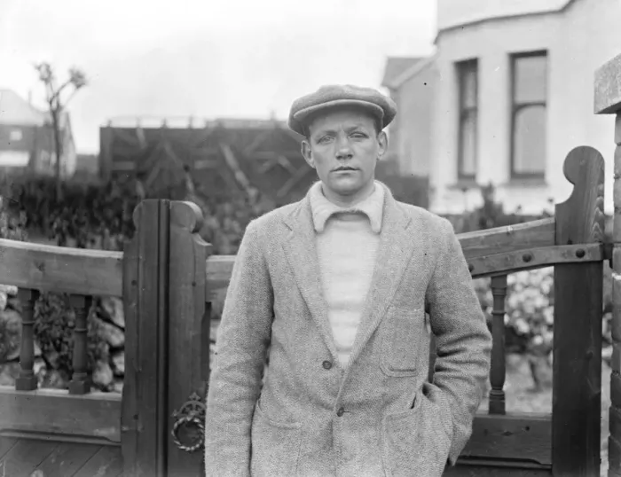 Framed Print : Jimmy Wilde getting fit to meet Pancho Villa for worlds title on the Welsh Hills