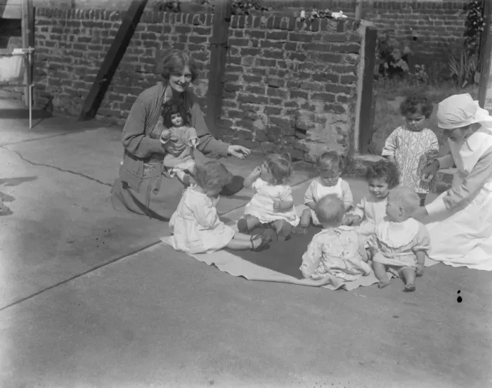 Framed Print : Joan of Arc among the babies. Miss Sybil Thorndike, who so wonderfully impersonated Framed Print : Joan of Arc among the babies. Miss Sybil Thorndike, who so wonderfully impersonated