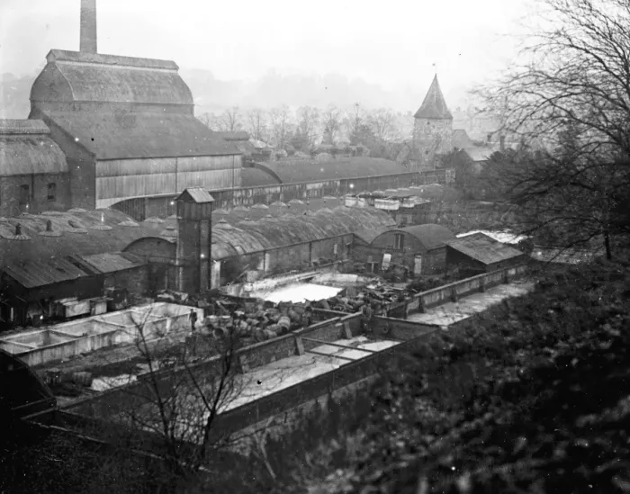 Framed Print : The Joynsons Paper Mill at Saint Marys Cray, Kent. 1933 Framed Print : The Joynsons Paper Mill at Saint Marys Cray, Kent. 1933