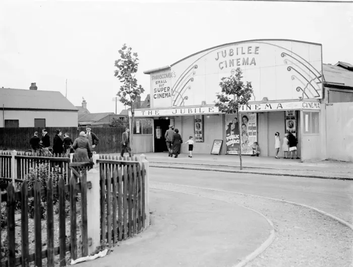 Framed Print : The Jubilee Cinema in Swanscombe, Kent. 1936 Framed Print : The Jubilee Cinema in Swanscombe, Kent. 1936