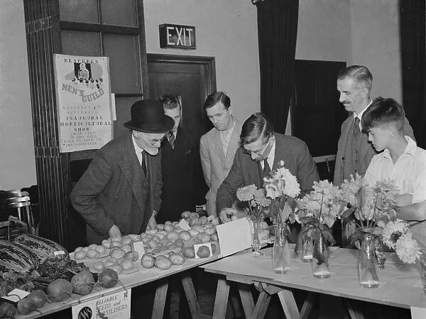 The judging the vegetables at the Days Lane Horticultural Show, Sidcup. ( F P White )
