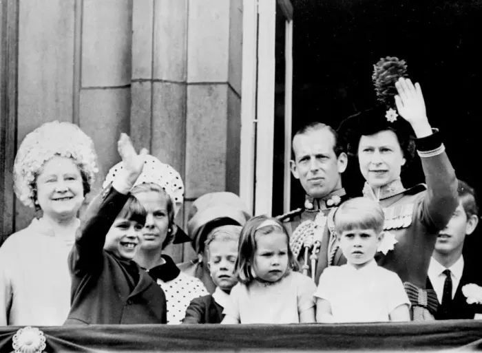 Framed Print : June 8th 1968: Queen Elizabeth and other members of the Royal Family on a balcony Framed Print : June 8th 1968: Queen Elizabeth and other members of the Royal Family on a balcony