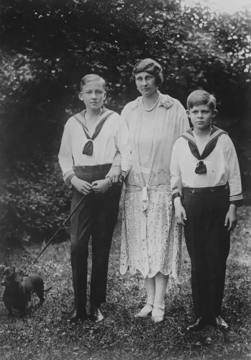Framed Print : Kaisers grandsons growing up. The Duchess of Brunswick with her two elder sons Framed Print : Kaisers grandsons growing up. The Duchess of Brunswick with her two elder sons