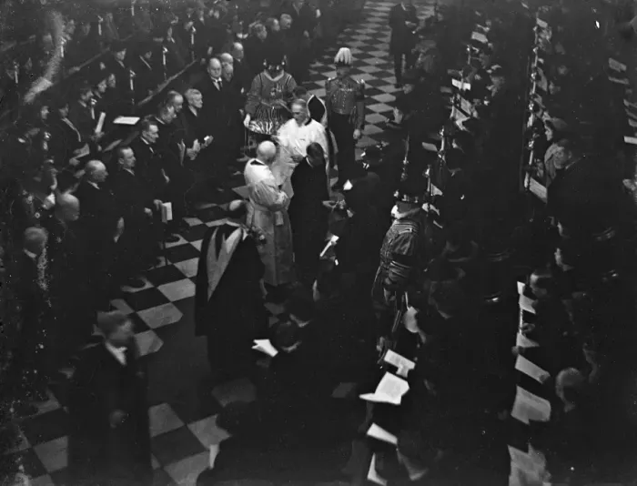 Framed Print : King Edward VIII himself took part in the 60 year old ceremony of distributing Maundy Framed Print : King Edward VIII himself took part in the 60 year old ceremony of distributing Maundy