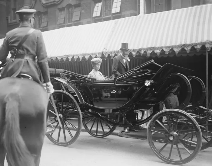 Framed Print : King Geroge V and Queen Mary at the laying of the foundation stone of the new London