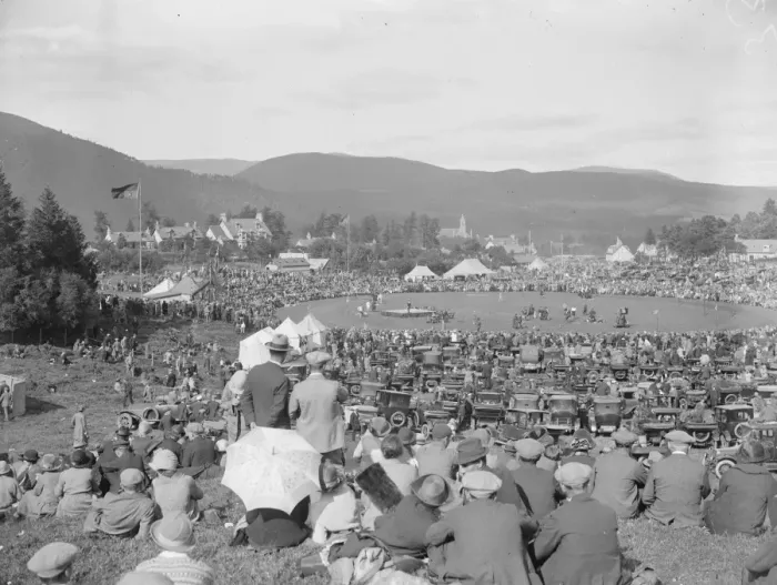 Framed Print : The King and queen attend Braemar gathering in the Princess Royal Park, Braemar 5