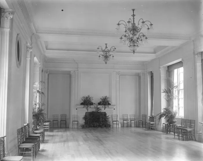 Framed Print : King and Queen Inspect New Royal Airforce club situated at 128 Piccadilly London Framed Print : King and Queen Inspect New Royal Airforce club situated at 128 Piccadilly London