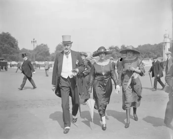 Framed Print : The Kings Garden Party Buckingham Palace Sir W and Lady Davidson and their daughter Framed Print : The Kings Garden Party Buckingham Palace Sir W and Lady Davidson and their daughter