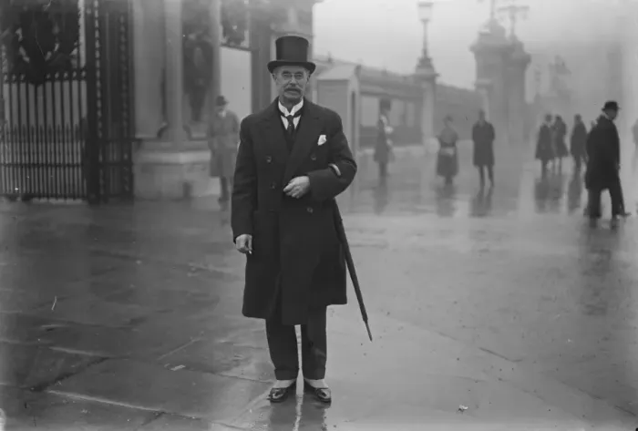 Framed Print : Kings second investiture Mr Robert Bryson, O B E, leaving Buckingham Palace 5 Framed Print : Kings second investiture Mr Robert Bryson, O B E, leaving Buckingham Palace 5