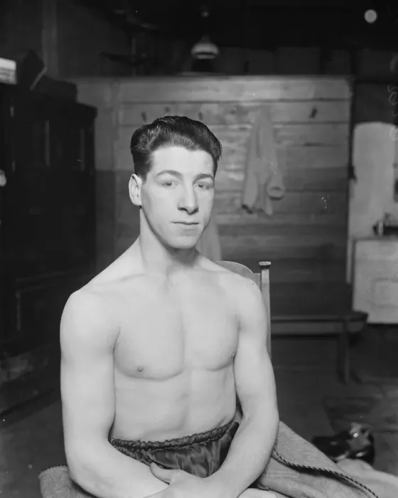 Framed Print : Well known boxers. Len Harvey. 1 February 1929