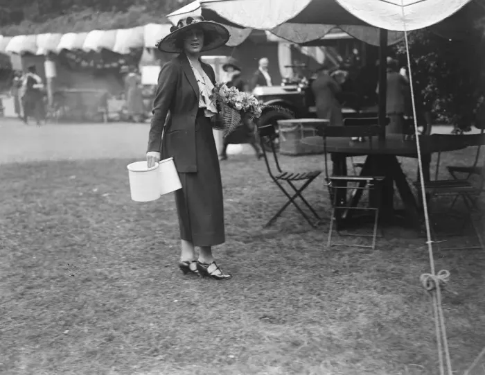 Framed Print : Well Known society people help YWCA Blue Fair in the grounds of Lansdowne House Viscomtesse Framed Print : Well Known society people help YWCA Blue Fair in the grounds of Lansdowne House Viscomtesse