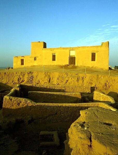 Kuwait - old mud-brick house, built in the traditional Kuwaiti style, on the island