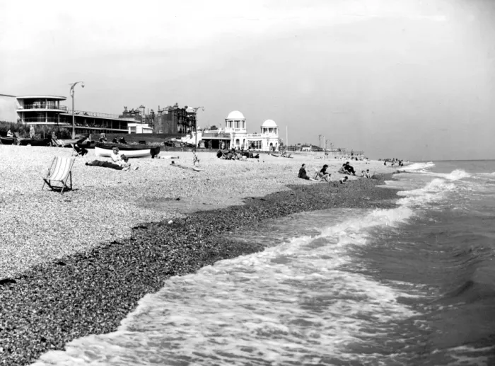 Framed Print : De La Warr Pavilion, Bexhill On Sea, Sussex Framed Print : De La Warr Pavilion, Bexhill On Sea, Sussex