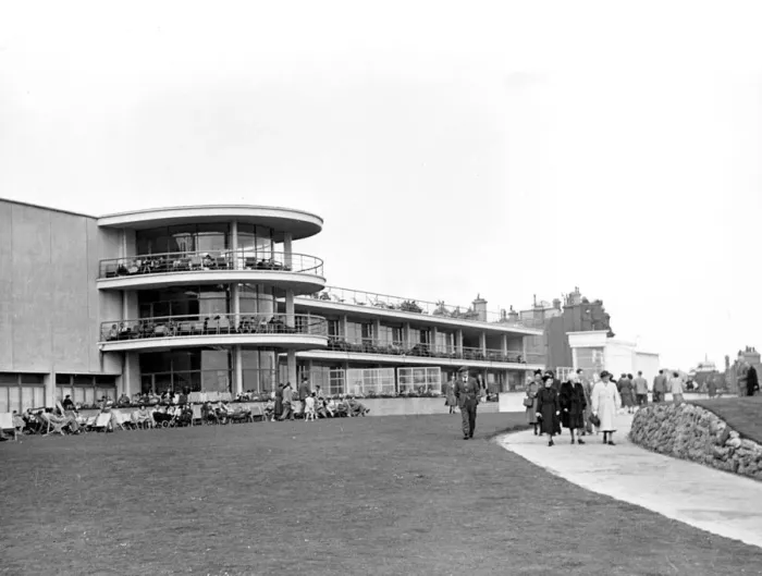 Framed Print : De La Warr Pavilion, Bexhill On Sea, Sussex