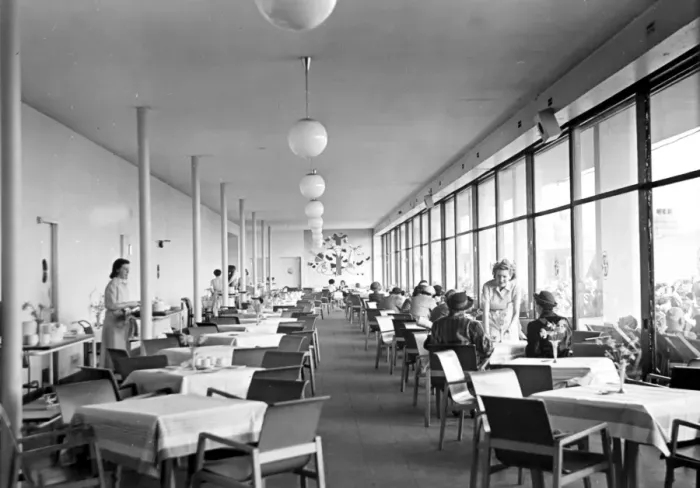 Framed Print : De La Warr Pavilion, Bexhill On Sea, Sussex. 1935 Framed Print : De La Warr Pavilion, Bexhill On Sea, Sussex. 1935