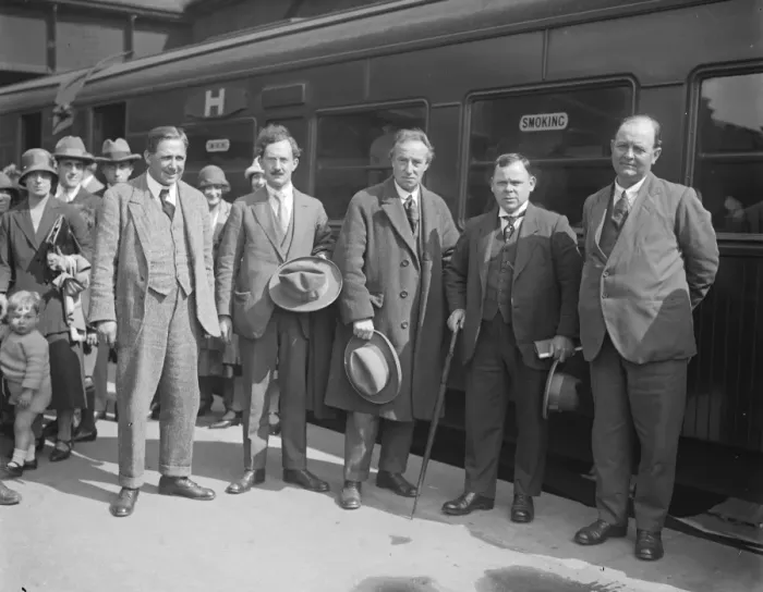 Framed Print : Labour MPs leave for Russia to investigate trade possibilities. Left to right : R A Taylor Framed Print : Labour MPs leave for Russia to investigate trade possibilities. Left to right : R A Taylor
