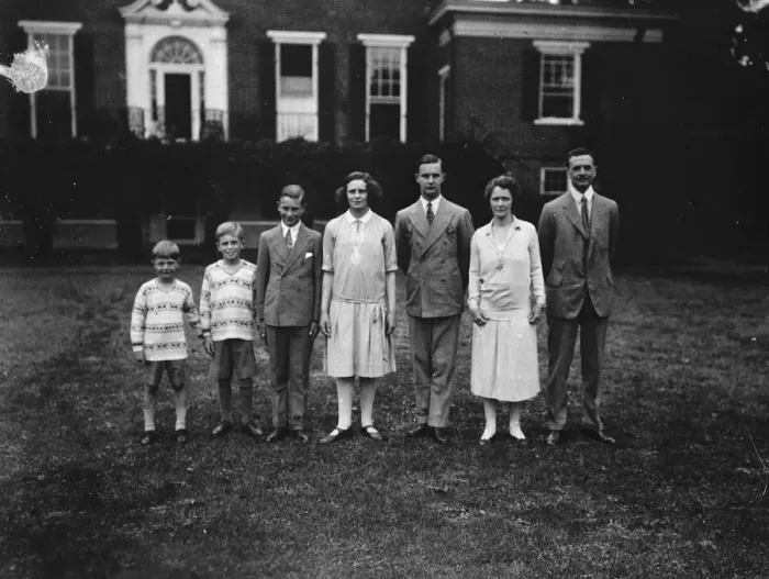 Framed Print : Lady Astor at her ancestral home. Lord and Lady Astor with their children, reunited Framed Print : Lady Astor at her ancestral home. Lord and Lady Astor with their children, reunited