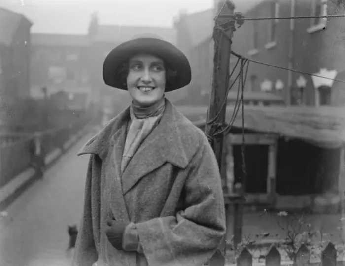 Framed Print : Lady Cynthia Mosley who is assisting her husband, Mr Oswald Mosley, the Labour