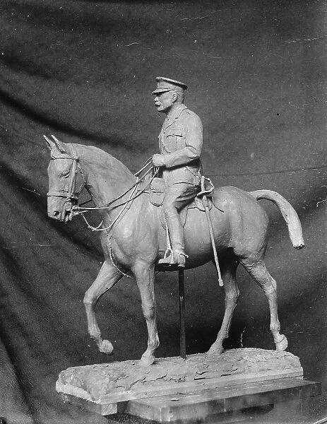 Lady Haig submits other models to assessor of Earl Haig Statue. The model executed