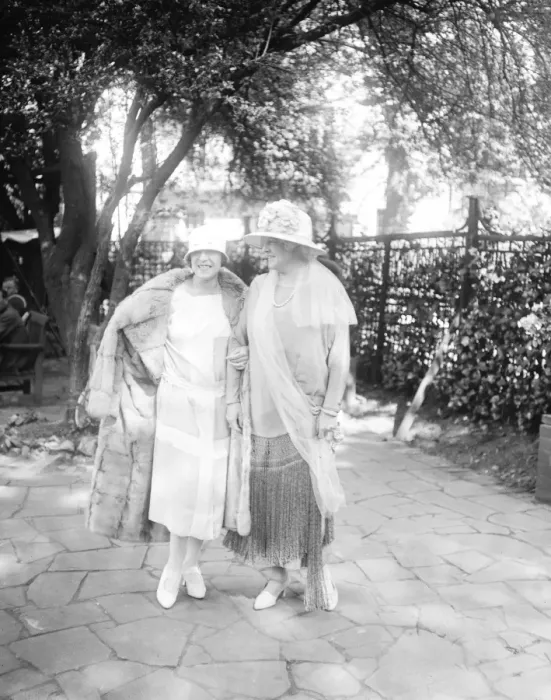 Framed Print : Lady Wavertrees tennis party at Sussex Lodge, in aid of invalid childrens association Framed Print : Lady Wavertrees tennis party at Sussex Lodge, in aid of invalid childrens association